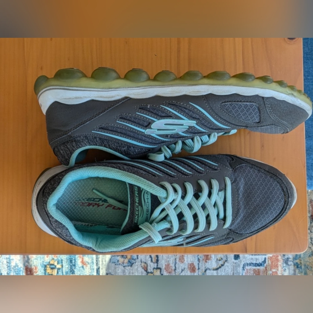 Athletic shoes